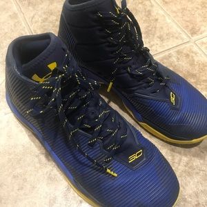 Men’s basketball shoes